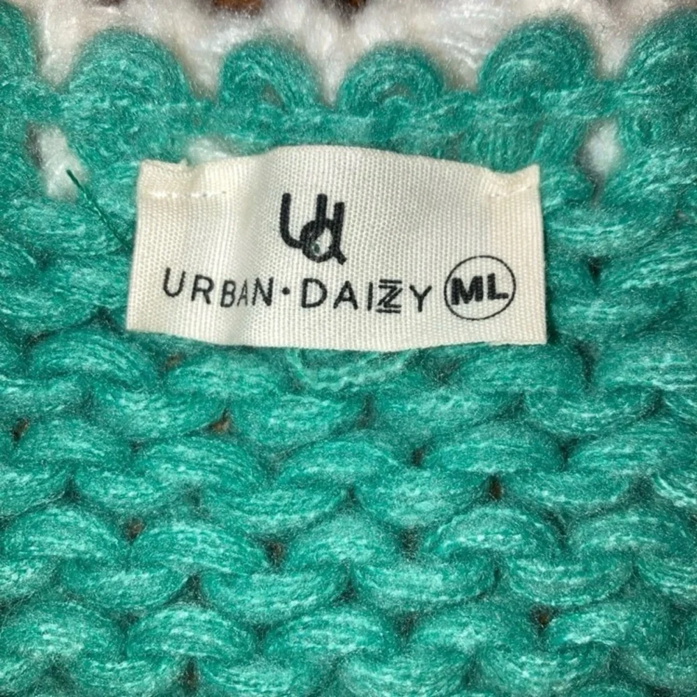 Urban Daizy Sweater Vest Crochet Look Chunky Women Cropped Size Medium/Large - Picture 5 of 6